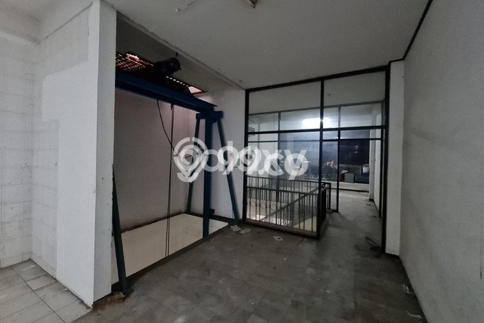 Ruko Dijual di Surabaya LT 85m2 & LB 255m2 Lokasi Terbaik! Ruko Dijual di Surabaya LT 85m2 & LB 255m2 Lokasi Terbaik!