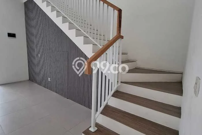 Dijual Hunian Rumah Nyaman 4 Kamar di Graha, Surabaya Dijual Hunian Rumah Nyaman 4 Kamar di Graha, Surabaya