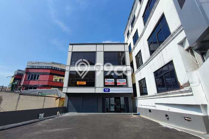 LOKASI PREMIUM! Ruko di Pajajaran, Luas 300m², Area Bisnis LOKASI PREMIUM! Ruko di Pajajaran, Luas 300m², Area Bisnis