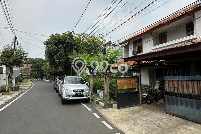 Rumah Luxury Modern Siap Huni di Bendungan Hilir Jakarta Pusat Rumah Luxury Modern Siap Huni di Bendungan Hilir Jakarta Pusat