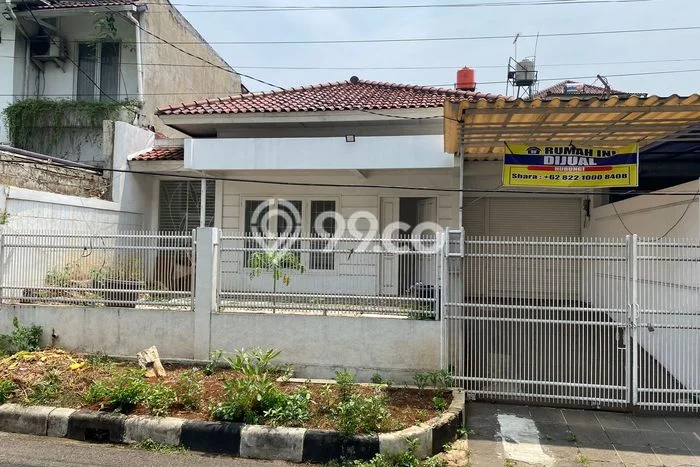 Ready to Use! Premium House LT 250m2 Desain Modern di Pondok Indah Ready to Use! Premium House LT 250m2 Desain Modern di Pondok Indah