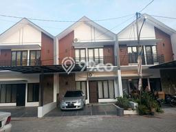 HARGA SPECIAL! Rumah Asri di Margonda, Depok, LT 90m² LB 62m² BISA KPR! HARGA SPECIAL! Rumah Asri di Margonda, Depok, LT 90m² LB 62m² BISA KPR!