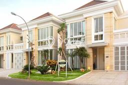 BEST OFFER! Rumah Untuk Investasi di Pakuwon Indah, LT 240m² LB 342m² BEST OFFER! Rumah Untuk Investasi di Pakuwon Indah, LT 240m² LB 342m²