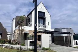 For Sale! Premium House LT 280m2 Desain Elegan di Graha For Sale! Premium House LT 280m2 Desain Elegan di Graha