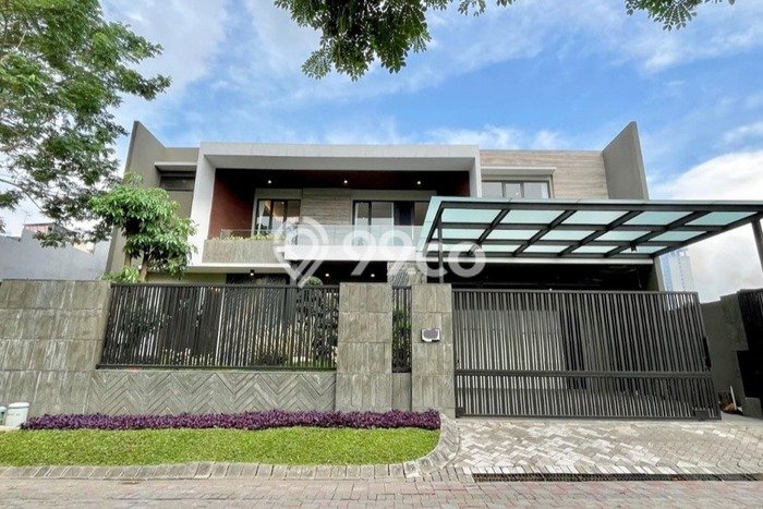 Rumah Elit Modern Tanpa Renovasi di Sukomanunggal Surabaya Rumah Elit Modern Tanpa Renovasi di Sukomanunggal Surabaya