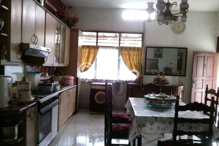 Siap Huni Rumah Mewah 5 Kamar di Kebon Jeruk Dekat ke Mana Pun Siap Huni Rumah Mewah 5 Kamar di Kebon Jeruk Dekat ke Mana Pun