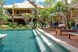 Rumah Elit LB 1400m2 Siap Pakai Desain Elegan di Seminyak, Badung Rumah Elit LB 1400m2 Siap Pakai Desain Elegan di Seminyak, Badung