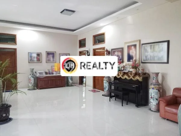 Rumah Elit Modern Siap Huni di Bukit Sari Semarang Rumah Elit Modern Siap Huni di Bukit Sari Semarang