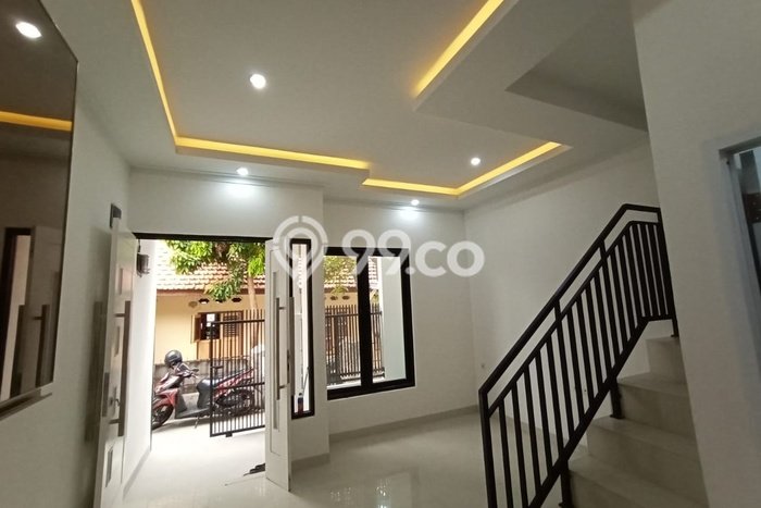 Jual Rumah Eksklusif 4 KT di Percetakan Negara, Jakarta Pusat Jual Rumah Eksklusif 4 KT di Percetakan Negara, Jakarta Pusat