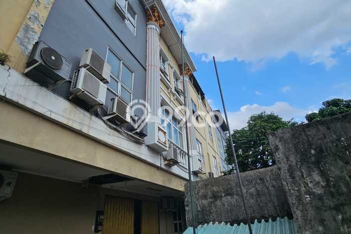 FOR SALE! Ruko di Tebet Jakarta Selatan, LT 81m2, LB 240m2 FOR SALE! Ruko di Tebet Jakarta Selatan, LT 81m2, LB 240m2