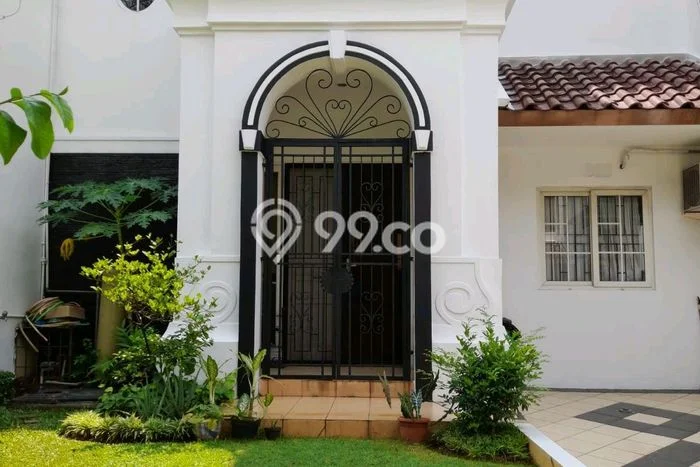 Rumah Mewah LB 140m2 Siap Huni Desain Elegan di Srengseng, Jakarta Barat Rumah Mewah LB 140m2 Siap Huni Desain Elegan di Srengseng, Jakarta Barat