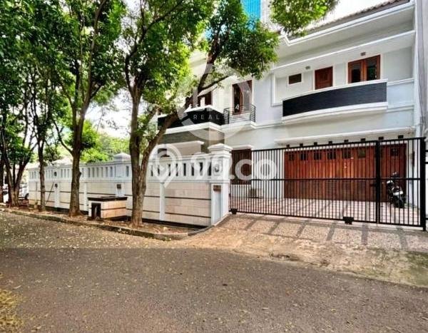 Rumah Luxury Modern Siap Huni di Kuningan Jakarta Selatan Rumah Luxury Modern Siap Huni di Kuningan Jakarta Selatan