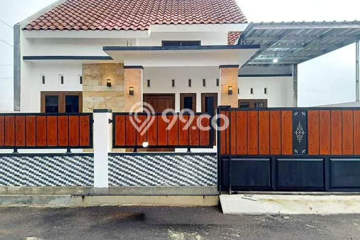 Jual Segera Rumah LT 75m² / LB 60m² di Kawasan Komersial Solo Baru, Surakarta Jual Segera Rumah LT 75m² / LB 60m² di Kawasan Komersial Solo Baru, Surakarta