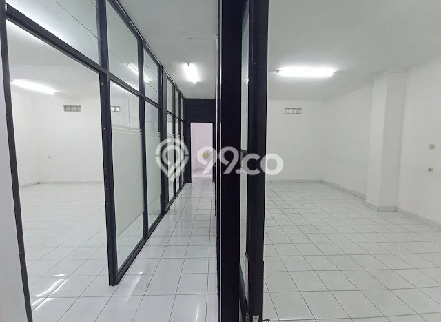 Hunian Mewah LB 300m2 Siap Pakai Desain Elegan di Tomang, Jakarta Barat Hunian Mewah LB 300m2 Siap Pakai Desain Elegan di Tomang, Jakarta Barat