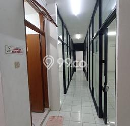 Hunian Mewah LB 300m2 Siap Pakai Desain Elegan di Tomang, Jakarta Barat Hunian Mewah LB 300m2 Siap Pakai Desain Elegan di Tomang, Jakarta Barat
