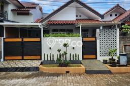 Hunian Cantik Minimalis Lb 120m2 di Ciputat, Tangerang Selatan Hunian Cantik Minimalis Lb 120m2 di Ciputat, Tangerang Selatan
