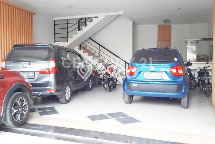 Ruko Dijual di Prime Area Bandung Luas 300m2 Ruko Dijual di Prime Area Bandung Luas 300m2