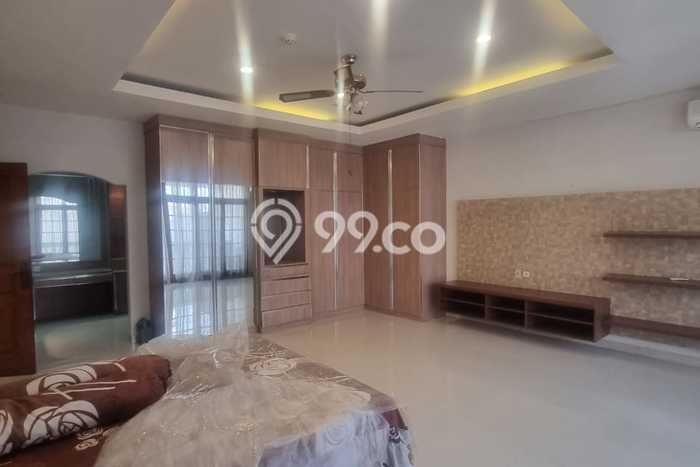 Disewakan Rumah Strategis LT 500m2 / LB 800m2 di Pondok Indah, Jakarta Selatan Disewakan Rumah Strategis LT 500m2 / LB 800m2 di Pondok Indah, Jakarta Selatan