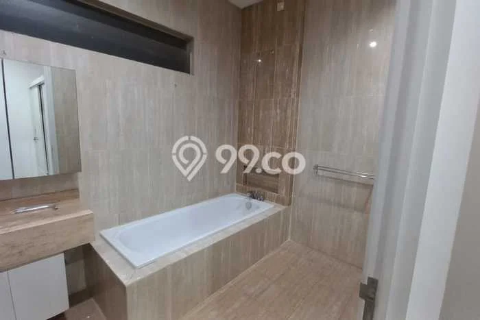 For Sale Rumah 5 Kamar Lokasi Ideal Bagus dan Strategis di Ciputat For Sale Rumah 5 Kamar Lokasi Ideal Bagus dan Strategis di Ciputat