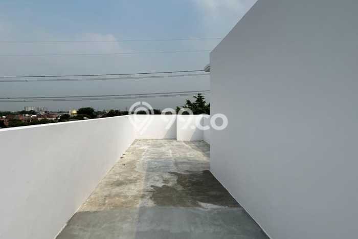 Ruko Dijual di Jakarta Timur LT 90m2 & LB 220m2 Lokasi Terbaik! Ruko Dijual di Jakarta Timur LT 90m2 & LB 220m2 Lokasi Terbaik!
