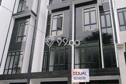 Ruko Dijual di Prime Area Jakarta Timur Luas 250m2 Ruko Dijual di Prime Area Jakarta Timur Luas 250m2