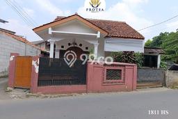 For Sale Rumah 2 Kamar Lokasi Strategis Nyaman dan Strategis di BSD For Sale Rumah 2 Kamar Lokasi Strategis Nyaman dan Strategis di BSD