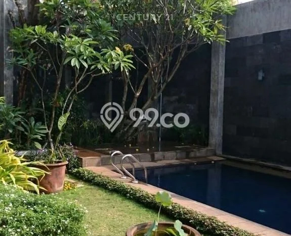 Hunian Modern dengan LT 636m2 & LB 1000m2 Dikontrakkan di Pondok Indah Hunian Modern dengan LT 636m2 & LB 1000m2 Dikontrakkan di Pondok Indah