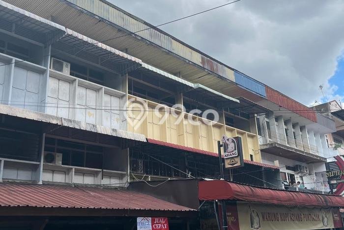 Lokasi Strategis! Dijual Ruko Bisnis di Pontianak Selatan, Pontianak Kondisi Baik Lokasi Strategis! Dijual Ruko Bisnis di Pontianak Selatan, Pontianak Kondisi Baik