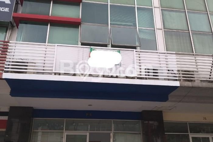 Disewakan Ruko komersial di Serpong luas bangunan 225m2 Disewakan Ruko komersial di Serpong luas bangunan 225m2