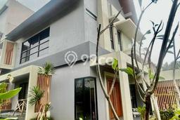 For Sale Rumah Mewah Exclusive di BSD, Tangerang Selatan For Sale Rumah Mewah Exclusive di BSD, Tangerang Selatan