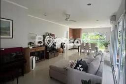 Ready to Use! Luxury House LT 250m2 Desain Elegan di BSD Ready to Use! Luxury House LT 250m2 Desain Elegan di BSD