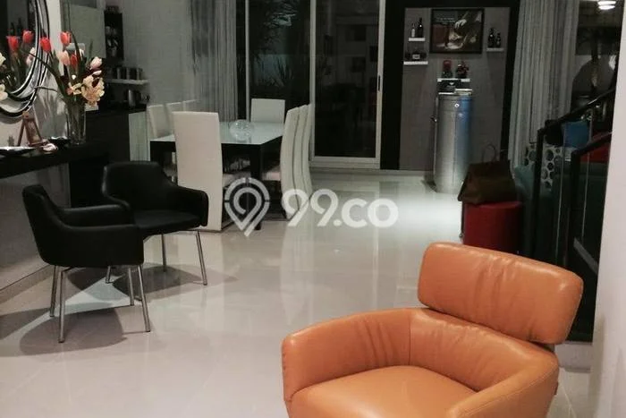 Rumah Elit LB 550m2 Siap Huni Desain Elegan di Citraland, Surabaya Rumah Elit LB 550m2 Siap Huni Desain Elegan di Citraland, Surabaya