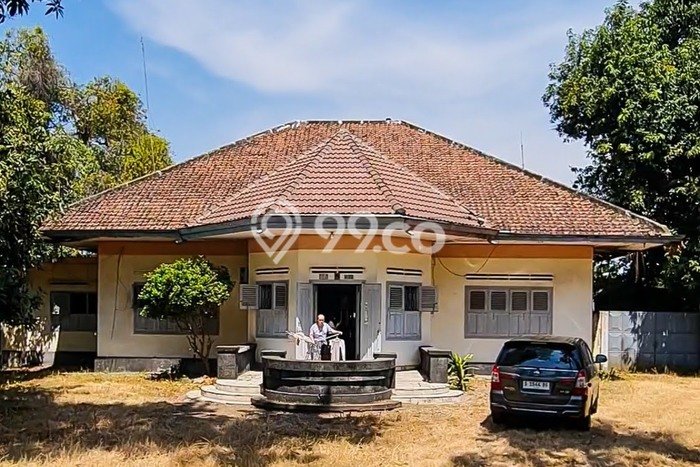 Ready to Use! Luxury House LT 2600m2 Desain Modern di Mojokerto Ready to Use! Luxury House LT 2600m2 Desain Modern di Mojokerto