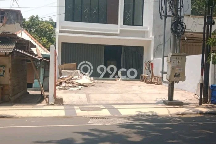 Unit Ruko Disewakan di Gresik Kota di Area Ramai & Strategis Unit Ruko Disewakan di Gresik Kota di Area Ramai & Strategis