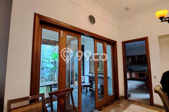 Siap Huni Hunian Elit 6 Kamar di Batununggal Dekat ke Mana Pun Siap Huni Hunian Elit 6 Kamar di Batununggal Dekat ke Mana Pun
