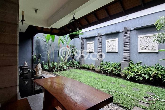 Siap Huni Hunian Elit 6 Kamar di Batununggal Dekat ke Mana Pun Siap Huni Hunian Elit 6 Kamar di Batununggal Dekat ke Mana Pun