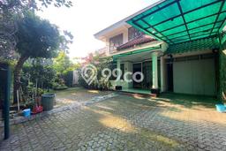 Hunian Mewah LB 236m2 Siap Pakai Desain Elegan di Supratman, Bandung Hunian Mewah LB 236m2 Siap Pakai Desain Elegan di Supratman, Bandung