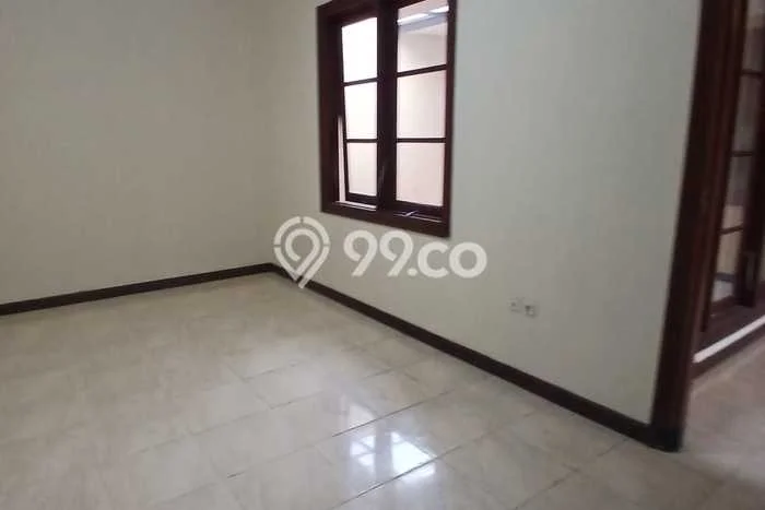 Disewakan! Rumah 3 Kamar Tidur &
3 Kamar Mandi di Surabaya Kota, Surabaya Disewakan! Rumah 3 Kamar Tidur &
3 Kamar Mandi di Surabaya Kota, Surabaya