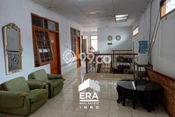 Hunian Mewah LB 303m2 Siap Pakai Desain Elegan di Sayap Dago, Bandung Hunian Mewah LB 303m2 Siap Pakai Desain Elegan di Sayap Dago, Bandung
