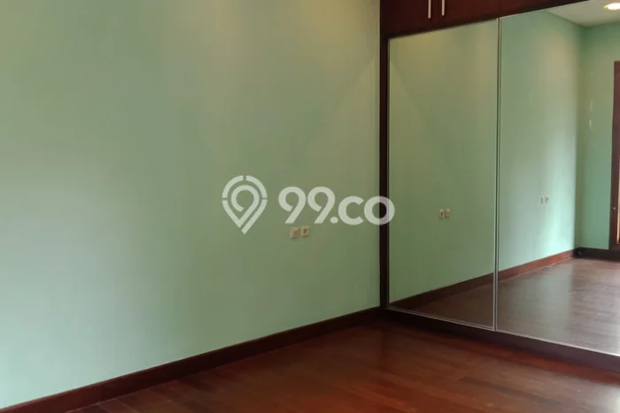 HARGA SPESIAL! Rumah di , Dekat Pusat Kota, 4 KT, LT 350m2m² Bangunan 550m2m² HARGA SPESIAL! Rumah di , Dekat Pusat Kota, 4 KT, LT 350m2m² Bangunan 550m2m²
