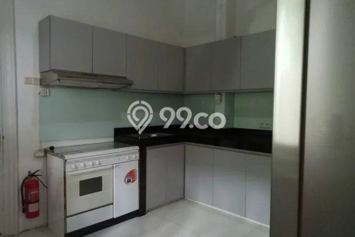 Rumah sewa siap pakai 4 KT di Senayan, Jakarta Selatan Rumah sewa siap pakai 4 KT di Senayan, Jakarta Selatan