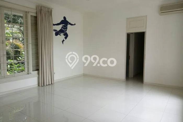 Rumah sewa siap pakai 4 KT di Senayan, Jakarta Selatan Rumah sewa siap pakai 4 KT di Senayan, Jakarta Selatan