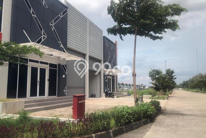 Gudang Dijual di Depok LT 360m2 & LB 308m2 Lokasi Terbaik! Gudang Dijual di Depok LT 360m2 & LB 308m2 Lokasi Terbaik!