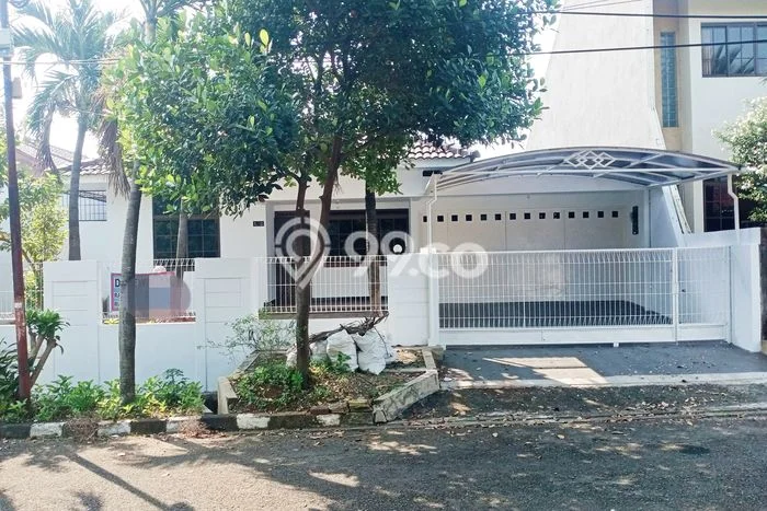 Rumah sewa siap pakai 3 Kamar Tidur di Tanjung Barat, Jakarta Selatan Rumah sewa siap pakai 3 Kamar Tidur di Tanjung Barat, Jakarta Selatan