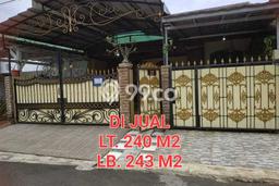 Ready to Use! Luxury House LT 240m2 Desain Modern di Pondok Bambu Ready to Use! Luxury House LT 240m2 Desain Modern di Pondok Bambu