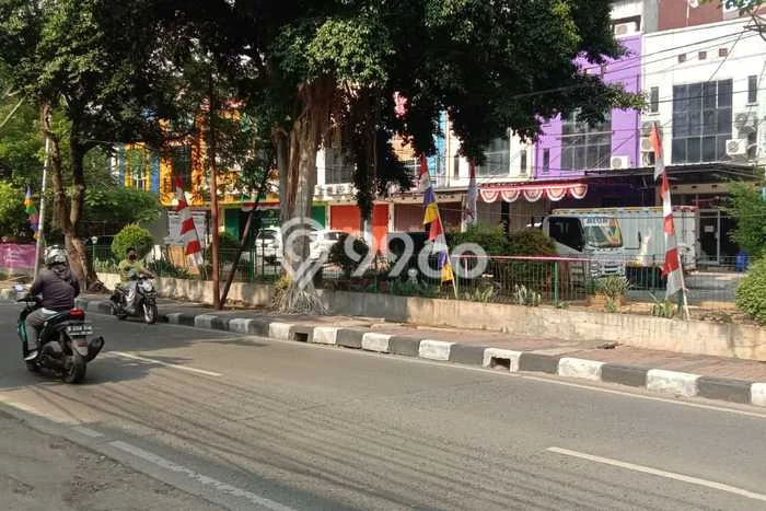 Ruko Dijual di Prime Area Jakarta Timur Luas 231m2 Ruko Dijual di Prime Area Jakarta Timur Luas 231m2