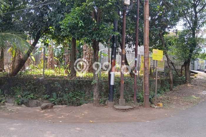 Tanah Dijual Lokasi Strategis di Jakarta Timur dengan Luas 398m2 Tanah Dijual Lokasi Strategis di Jakarta Timur dengan Luas 398m2