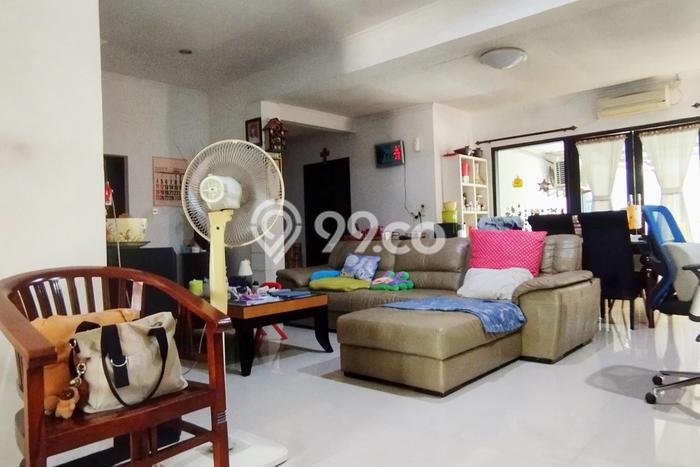 Hot Offer Hunian Premium Ideal dan Luas di Tenggilis Mejoyo, Surabaya Hot Offer Hunian Premium Ideal dan Luas di Tenggilis Mejoyo, Surabaya