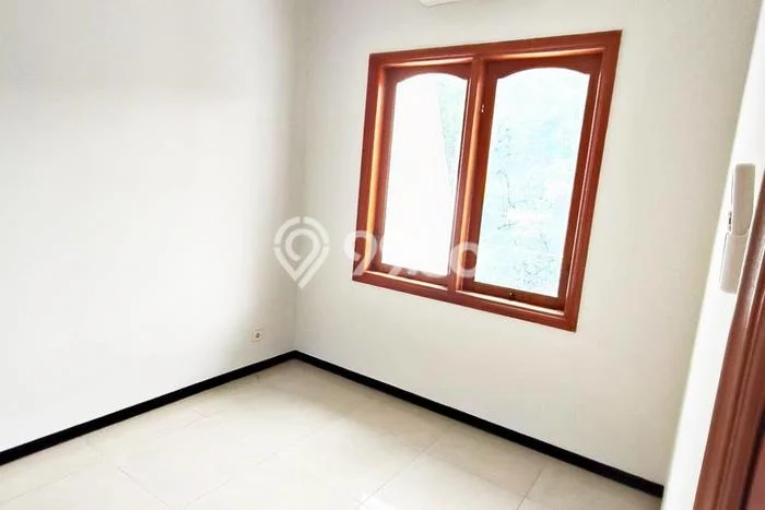 PREMIUM LIVING! Rumah kawasan Sawahan, 4 KM, Area Berkembang, Luas 180m2m² Bangunan 255m2m² PREMIUM LIVING! Rumah kawasan Sawahan, 4 KM, Area Berkembang, Luas 180m2m² Bangunan 255m2m²