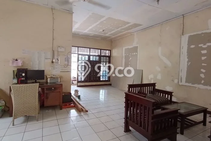 Hunian Elit LB 300m2 Siap Pakai Desain Elegan di Jatiwaringin, Bekasi Hunian Elit LB 300m2 Siap Pakai Desain Elegan di Jatiwaringin, Bekasi